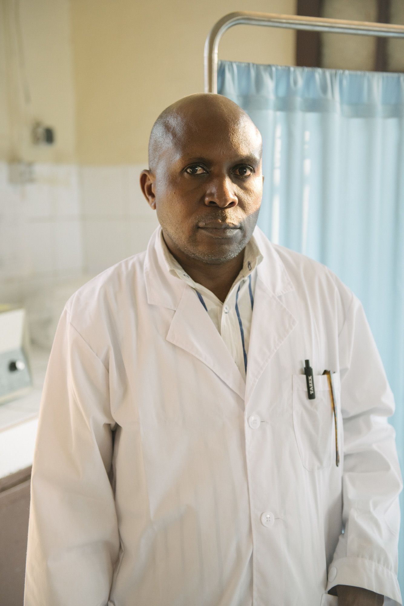 ウィリー・クジエナ医師（マシ・マニンバの臨床試験担当医師）